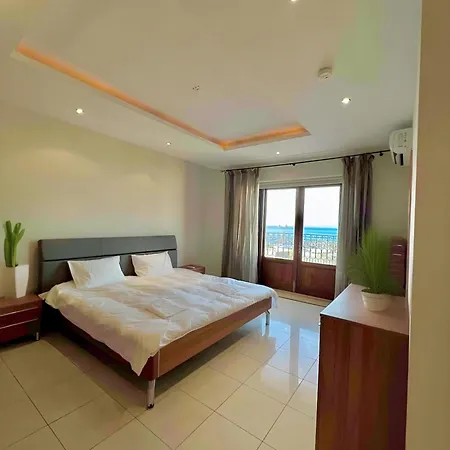 Spacious 4-bedroom With Sea View Apartment