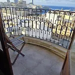 Spacious 4-bedroom With Sea View San Ġiljan
