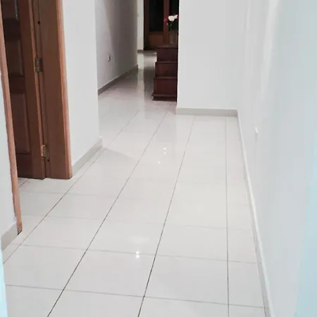Spacious 4-bedroom With Sea View *