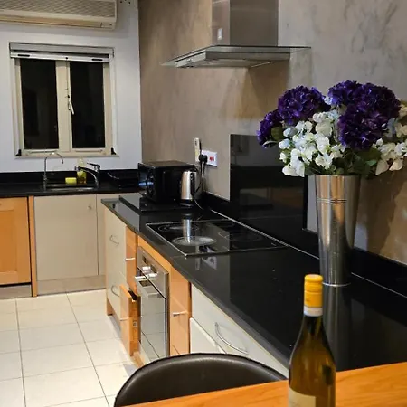 Apartment Spacious 4-bedroom With Sea View