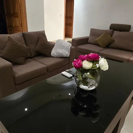 Spacious 4-bedroom With Sea View