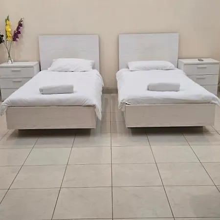 Spacious 4-bedroom With Sea View *