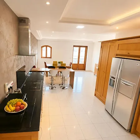 Appartamento Spacious 4-bedroom With Sea View San Giuliano