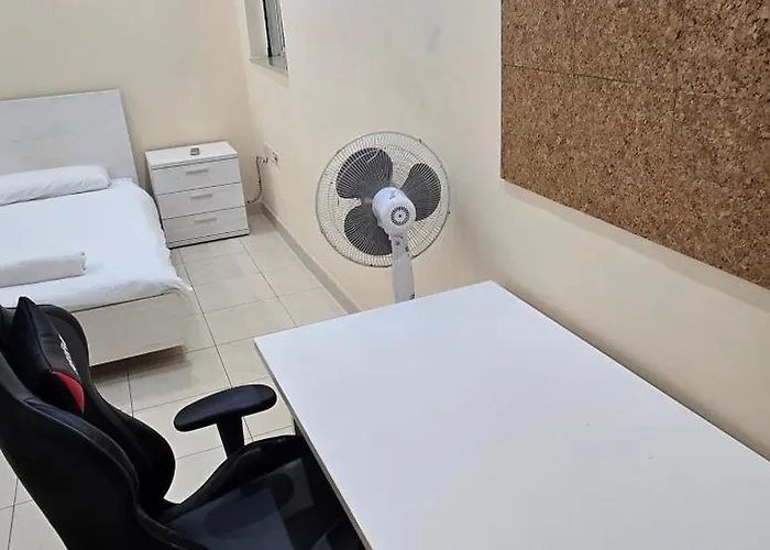 Spacious 4-bedroom With Sea View Apartment