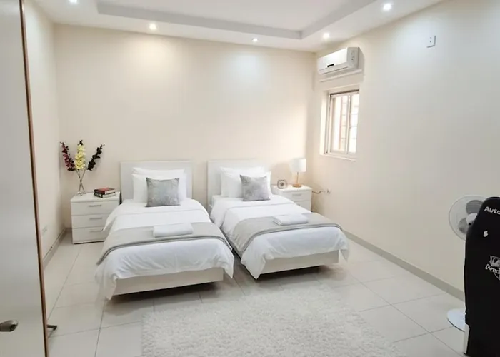 Spacious 4-bedroom With Sea View Apartment Saint Julian's