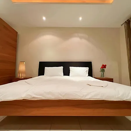 Spacious 4-bedroom With Sea View St. Julian's