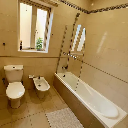 Spacious 4-bedroom With Sea View * St. Julian's