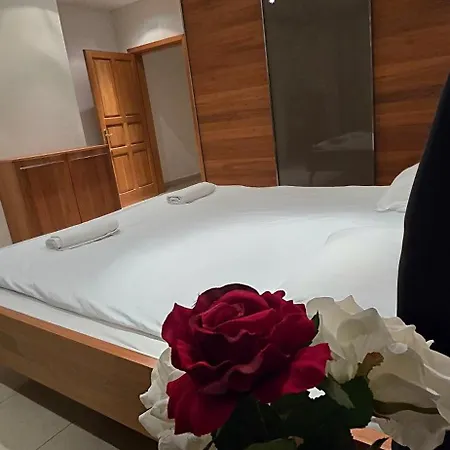 Spacious 4-bedroom With Sea View Apartament