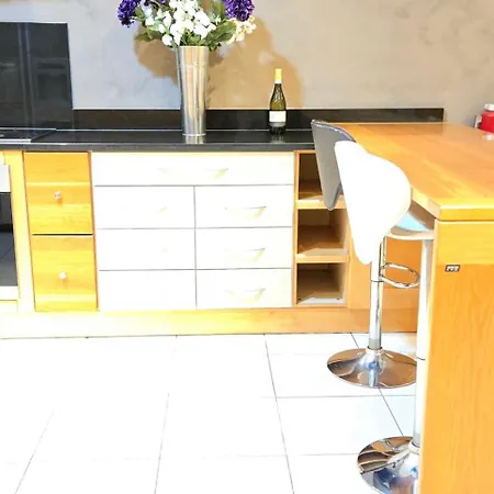 Spacious 4-bedroom With Sea View Apartament *