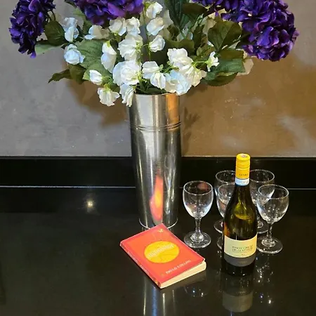 Spacious 4-bedroom With Sea View * St. Julian's